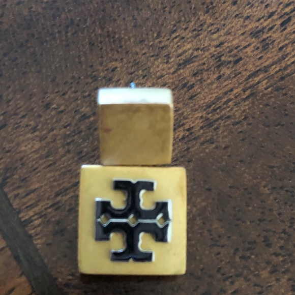 TORY BURCH•Vintage hanging square logo Earrings - Picture 11 of 16